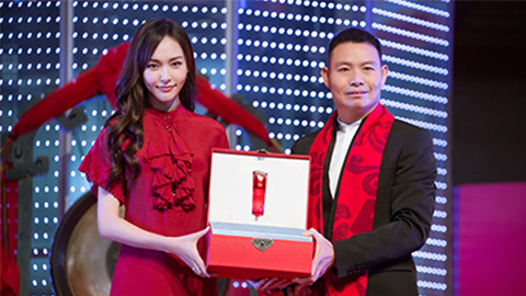 中国美正当红，尊龙集团A股上市，引领新时代